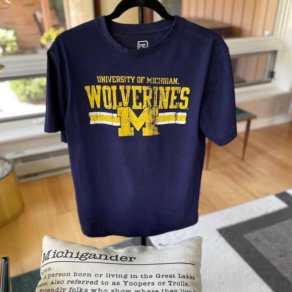 University of Michigan, T shirt, Youth medium, Excellent Condition - Picture 10 of 12